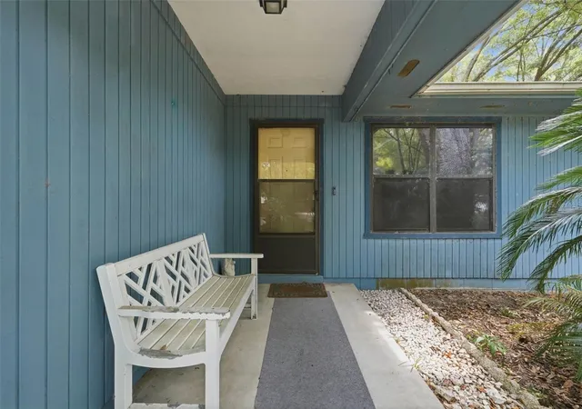 Photo 4 of Sale Pending at 31 Almond Pass Dr, Ocala, FL 34472 | MLS# OM724322 | Listing updated on 2026-08-15