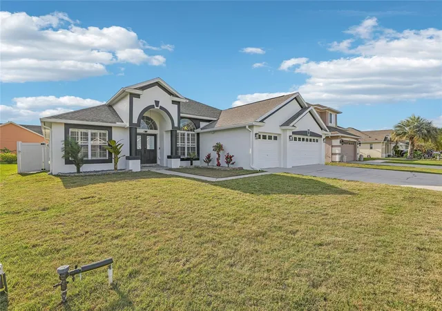 Photo 3 of Single family home for sale at 4612 Huron Bay Cir, Kissimmee, FL 34759 | MLS# S5149478 | Listing updated on 2026-09-24