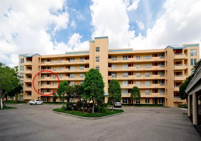 Listing Photo 3 - Condo for sale in building located at 4570 Pinebrook Cir, Bradenton, FL 34209 - Unit #302