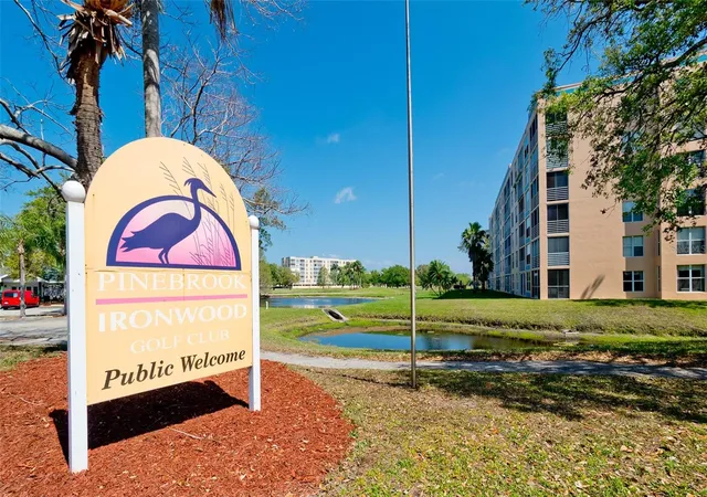 Listing Photo 4 - Condo for sale in building located at 4570 Pinebrook Cir, Bradenton, FL 34209 - Unit #302