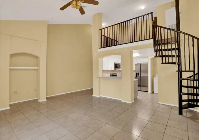 Listing Photo 5 - Condo for sale in building located at 1325 Rotonda Pt, Lake Mary, FL 32746 - Unit #337