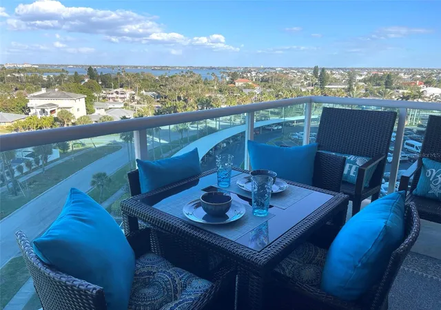 Listing Photo 5 - Condo for sale in building located at 880 Mandalay Ave, Clearwater, FL 33767 - Unit #N610