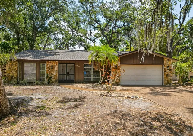 Photo 1 of Single family home for sale at 2749 Greendale Dr, Sarasota, FL 34232 | MLS# A4692947 | Listing updated on 2026-06-28