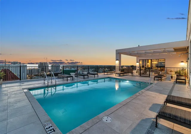 1st image of 33 S Palm Ave, Sarasota, FL 34236