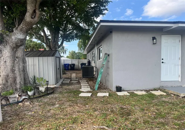 4th image of 6742 Sw 18Th Ct, NORTH LAUDERDALE, FL 33068