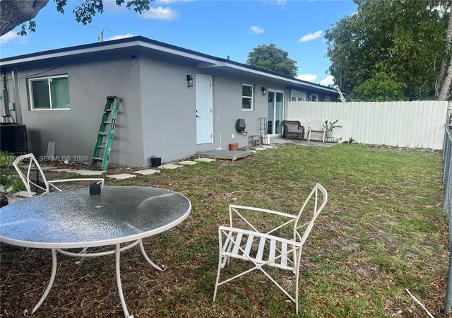 5th image of 6742 Sw 18Th Ct, NORTH LAUDERDALE, FL 33068