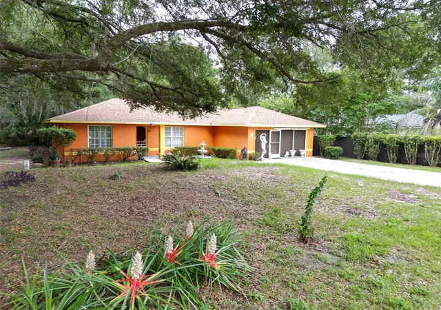 Photo 3 of Single family home for sale at 10 Sequoia Dr Tr, Ocklawaha, FL 32179 | MLS# OM724330 | Listing updated on 2026-09-21