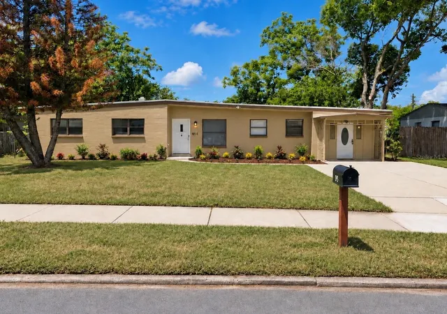 Photo 1 of Sale Pending at 14 Japonica Dr, Orlando, FL 32807 | MLS# O6406042 | Listing updated on 2026-09-22