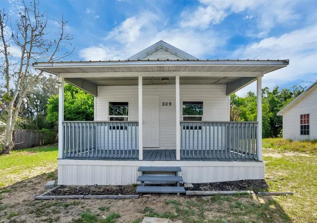 1st image of 209 Piney Ave, Lake Wales, FL 33898 | MLS# S5149492