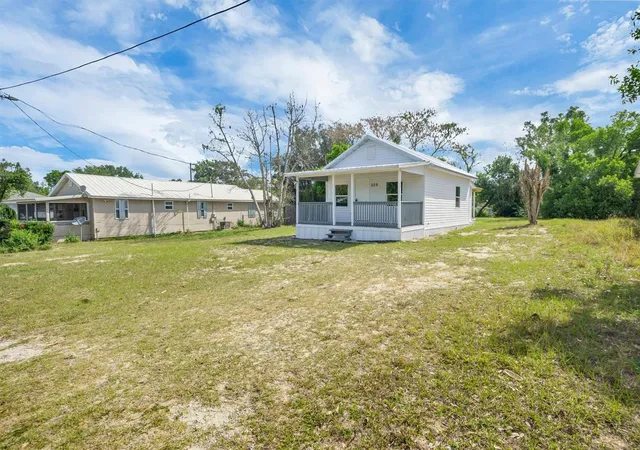 3rd image of 209 Piney Ave, Lake Wales, FL 33898 | MLS# S5149492