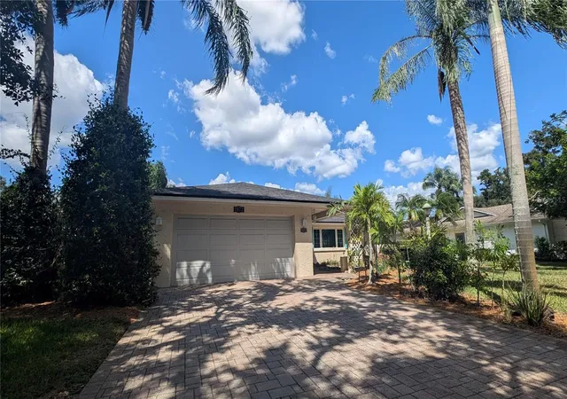 Photo 2 of Single family home for sale at 2972 Kenilwick Dr S, Clearwater, FL 33761 | MLS# TB8506510 | Listing updated on 2026-10-22