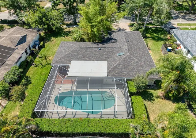 Photo 3 of Single family home for sale at 2972 Kenilwick Dr S, Clearwater, FL 33761 | MLS# TB8506510 | Listing updated on 2026-10-22