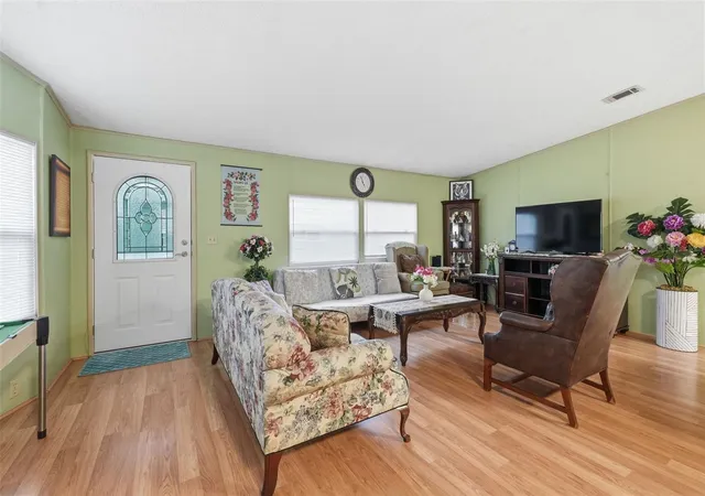 4th image of 5027 Forest Crest Dr, Lakeland, FL 33810 | MLS# TB8506521