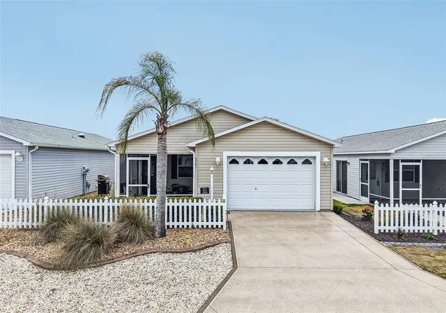 1st image of 2561 Birch Ave, The Villages, FL 32162 | MLS# G5112091