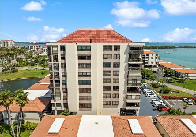 Photo 4 of Condo for sale at 6294 Bahia Del Mar Cir #904, Saint Petersburg, FL 33715 | MLS# TB8506544 | Listing updated on 2026-08-11