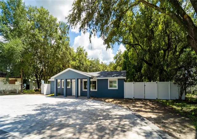 Photo 3 of Single family home for sale at 39352 County Rd 54, Zephyrhills, FL 33542 | MLS# TB8506549 | Listing updated on 2026-06-08