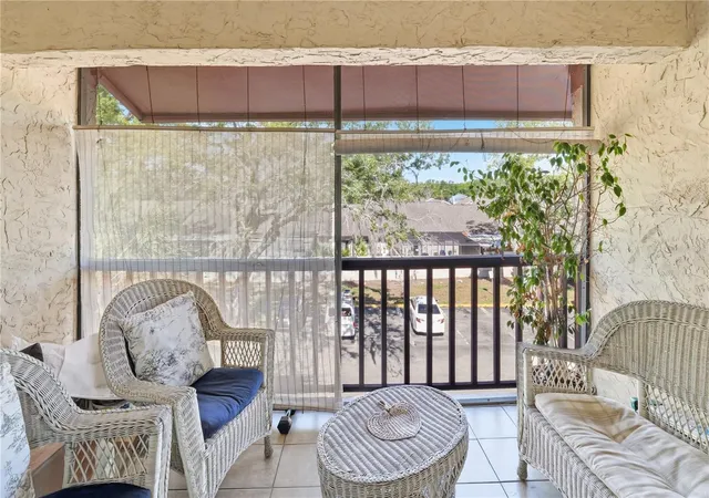 4th image of 3853 S Lake Dr, Tampa, FL 33614