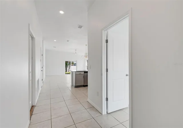 Photo 3 of Single family home for sale at 1109 Munster Ct, Kissimmee, FL 34759 | MLS# S5149526 | Listing updated on 2026-10-14