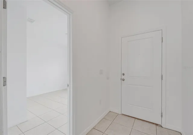 Photo 3 of Single family home for sale at 1109 Munster Ct, Kissimmee, FL 34759 | MLS# S5149526 | Listing updated on 2026-10-14