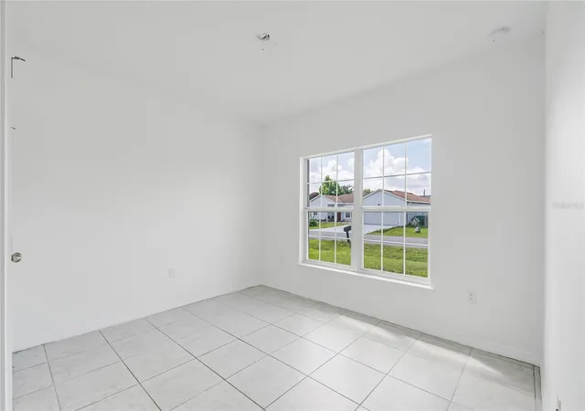 Photo 4 of Single family home for sale at 1109 Munster Ct, Kissimmee, FL 34759 | MLS# S5149526 | Listing updated on 2026-10-14