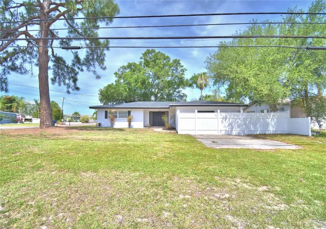 Photo 3 of Single family home for sale at 3553 Center Cir, Largo, FL 33774 | MLS# A4692993 | Listing updated on 2026-09-05