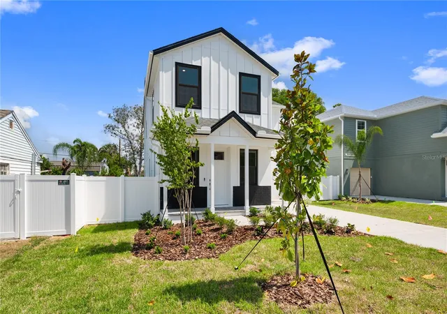 Photo 4 of Single family home for sale at 4181 56th Avenue N, Saint Petersburg, FL 33714 | MLS# W7885607 | Listing updated on 2026-09-24