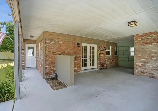 Photo 3 of Single family home for sale at 8 Silver Way, Ocala, FL 34472 | MLS# OM724371 | Listing updated on 2026-06-11