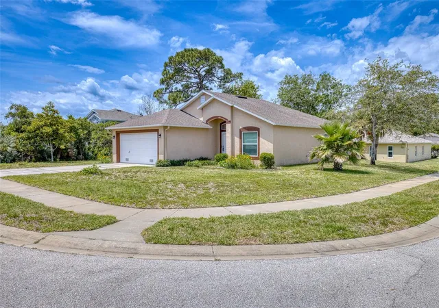 Homes for sale in Edgewater, FL | 312 Broken Oak Dr, Edgewater, FL 32141 | MLS# NS1088168