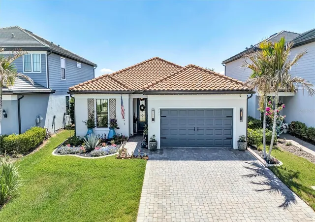 1st image of 711 Pintail Cvs, Bradenton, FL 34212 | MLS# A4693004
