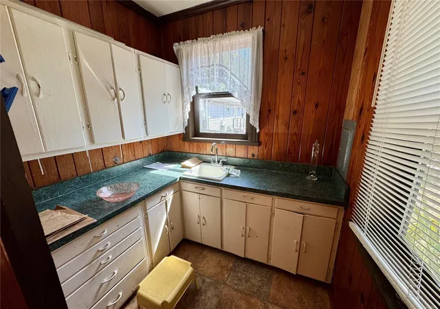 4th image of 1215 Nw 12Th Ave, Gainesville, FL 32601 | MLS# GC540191