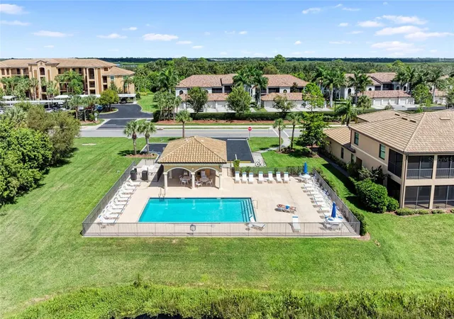 5th image of 6515 Grand Estuary Trl #402, Bradenton, FL 34212 | MLS# A4693011