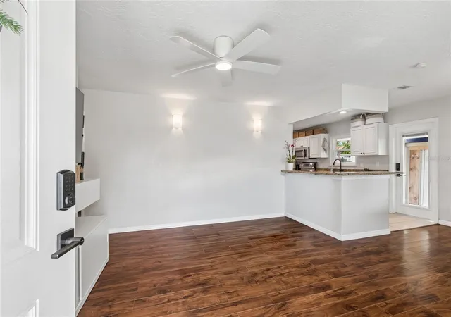 Homes for sale in Tampa, FL | 3912 W Leila Ave, Tampa, FL 33616 | MLS# TB8506672