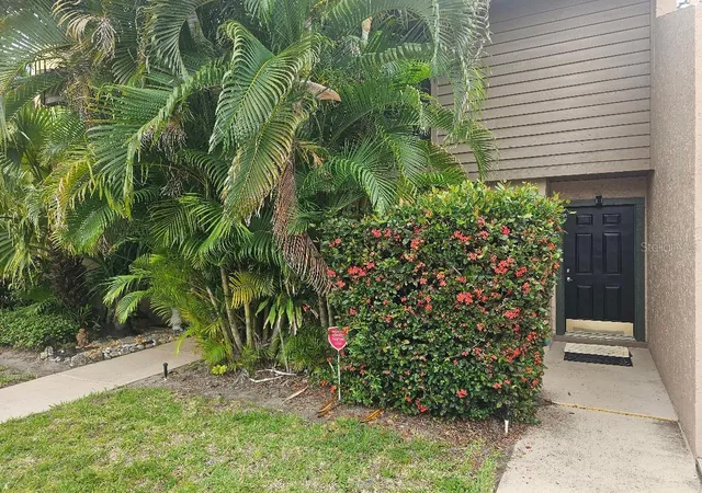 Homes for sale in Sarasota, FL | 956 Sunridge Dr #H2, Sarasota, FL 34234 | MLS# A4693012