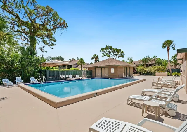 Homes for sale in Sarasota, FL | 956 Sunridge Drive, Sarasota, FL 34234 | Houzeo
