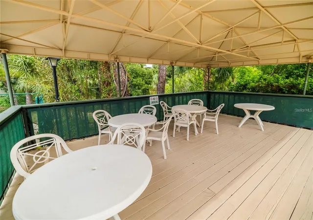 Homes for sale in Sarasota, FL | 956 Sunridge Dr #H2, Sarasota, FL 34234 | MLS# A4693012