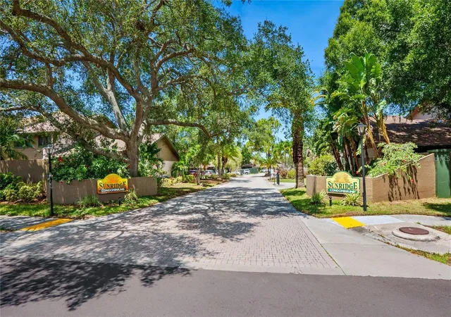 Homes for sale in Sarasota, FL | 956 Sunridge Dr #H2, Sarasota, FL 34234 | MLS# A4693012