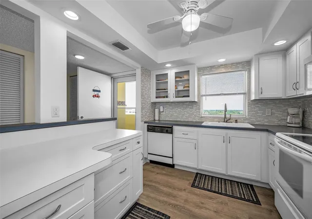 Photo 2 of Condo for sale at 4525 Cove Cir #1207, Saint Petersburg, FL 33708 | MLS# TB8506679 | Listing updated on 2026-08-15