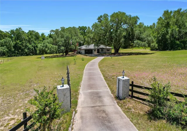Homes for sale in Weirsdale, FL | 17373 Se 130Th Ave, Weirsdale, FL 32195 | MLS# G5112110