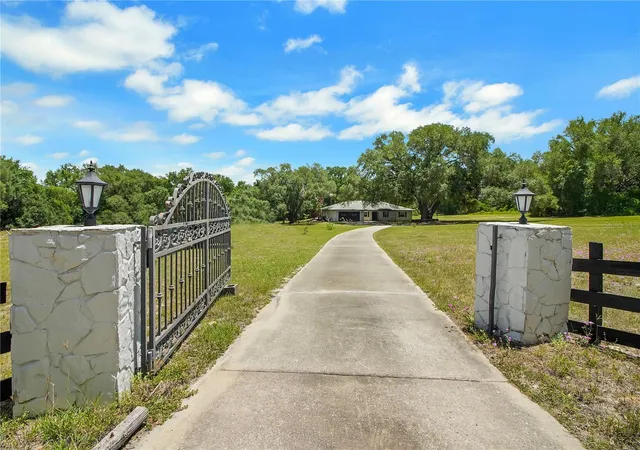 Homes for sale in Weirsdale, FL | 17373 Se 130Th Ave, Weirsdale, FL 32195 | MLS# G5112110