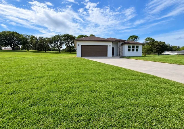 Single family home for sale at 804 E Epsom Ct, HERNANDO, FL 34442 | MLS# OM724385