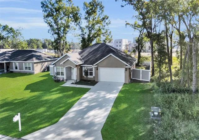 Photo 1 of Sale Pending at 1645 Sw 168th Loop, Ocala, FL 34473 | MLS# OM724387 | Listing updated on 2026-08-03