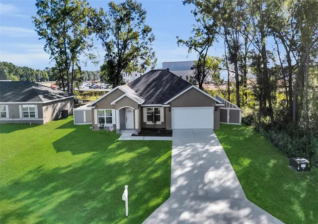 Photo 3 of Sale Pending at 1645 Sw 168th Loop, Ocala, FL 34473 | MLS# OM724387 | Listing updated on 2026-08-03