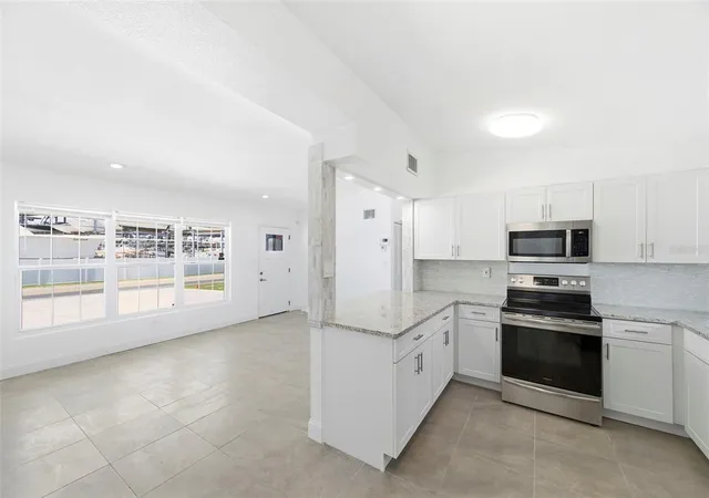Photo 4 of Single family home for sale at 3325 W Shell Point Rd, Ruskin, FL 33570 | MLS# TB8506705 | Listing updated on 2026-09-30