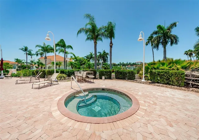 Listing Photo 2 - Condo for sale in building located at 6181 Bahia Del Mar Blvd, St. Petersburg, FL 33715 - Unit #112