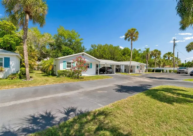 Photo 2 of House for sale at 6072 Arlene Way, Bradenton, FL 34207 | MLS# A4693027 | Listing updated on 2026-10-08