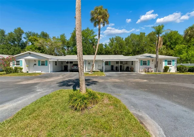 Photo 3 of House for sale at 6072 Arlene Way, Bradenton, FL 34207 | MLS# A4693027 | Listing updated on 2026-10-08
