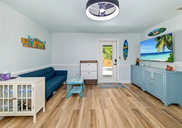 4th image of 2549 19Th St, Sarasota, FL 34234 | MLS# A4693028