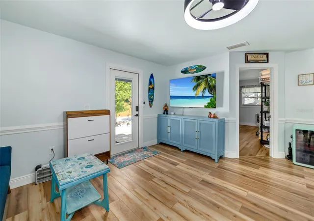 5th image of 2549 19Th St, Sarasota, FL 34234 | MLS# A4693028