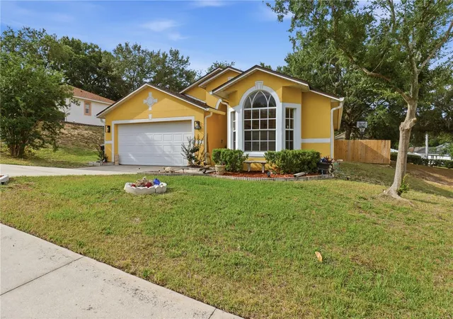 Photo 2 of Single family home for sale at 1514 Muir Cir, Clermont, FL 34711 | MLS# O6406292 | Listing updated on 2026-09-13
