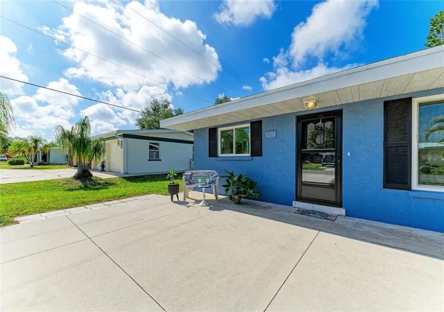 4th image of 1211 Cypress Ave, Venice, FL 34285 | MLS# A4693033
